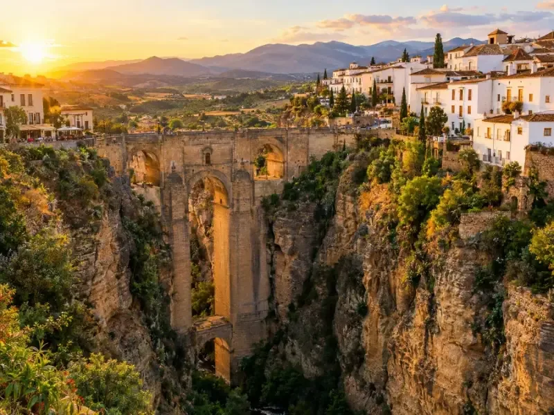 Von Málaga: Ronda & Setenil mit Wein & Tapas